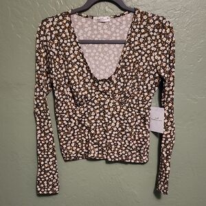 Chic Floral V-Neck Blouse in Black and White